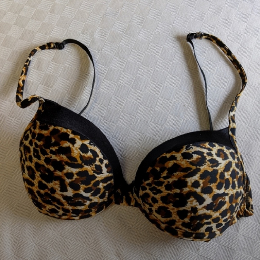 NWOT Sentiments Leopard Plunge, 34B. *P1081